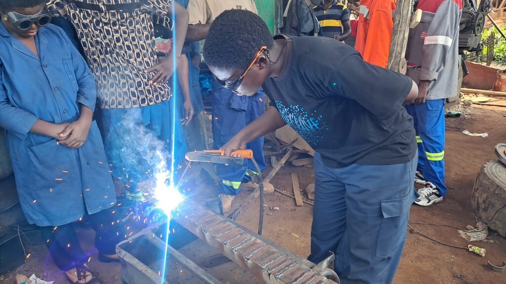 Sheet Metal (SM): Métaux en Feuilles (MEFE)